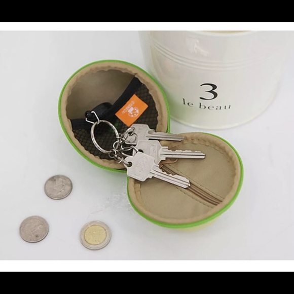 Bundle 3 /$15‼️! Mushroom coin key airpod holder - Picture 4 of 6